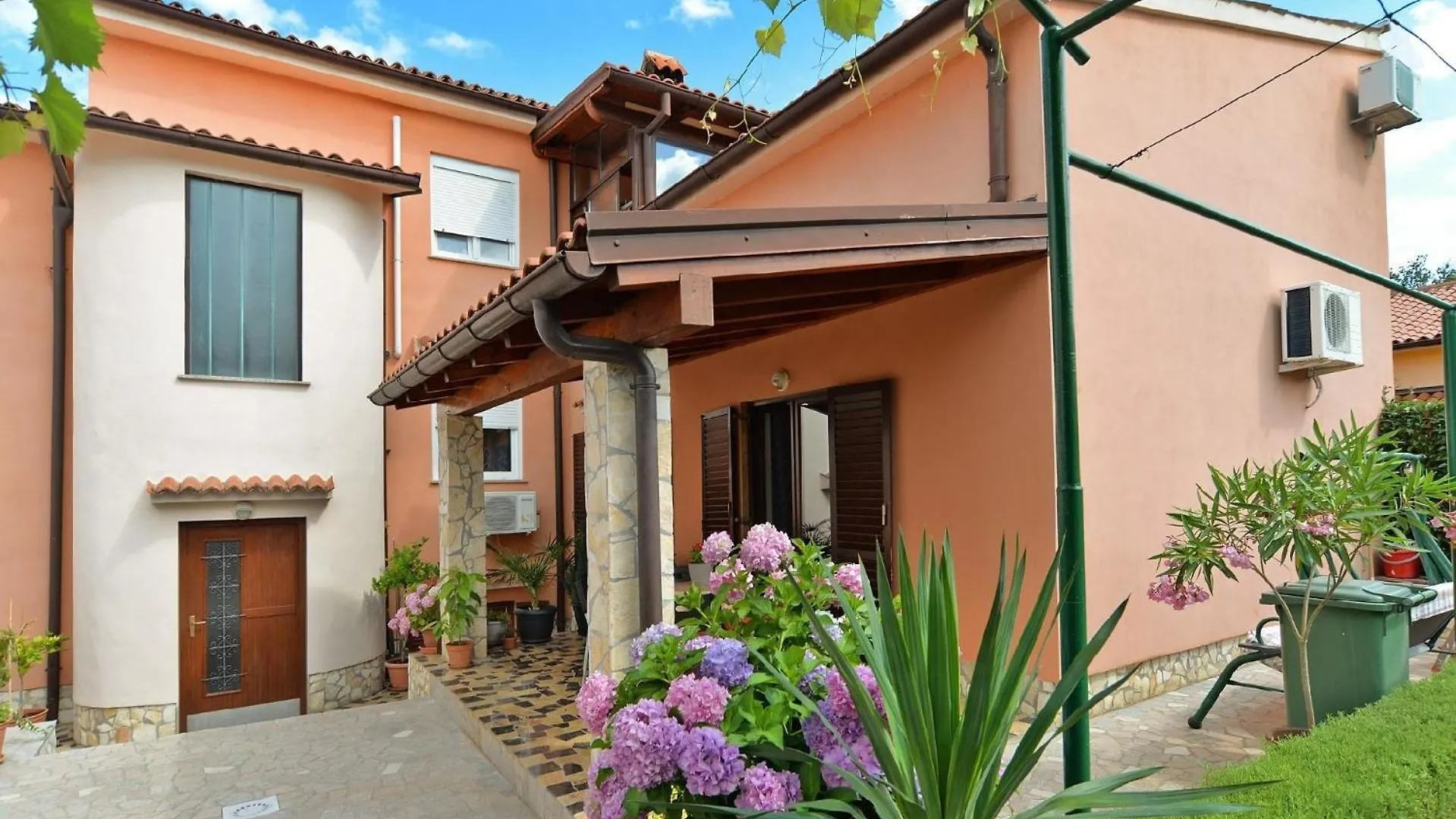Apartment Ferienwohnung Fuer 3 Personen Ca 35 Qm In Stinjan, Istrien Istrische Riviera