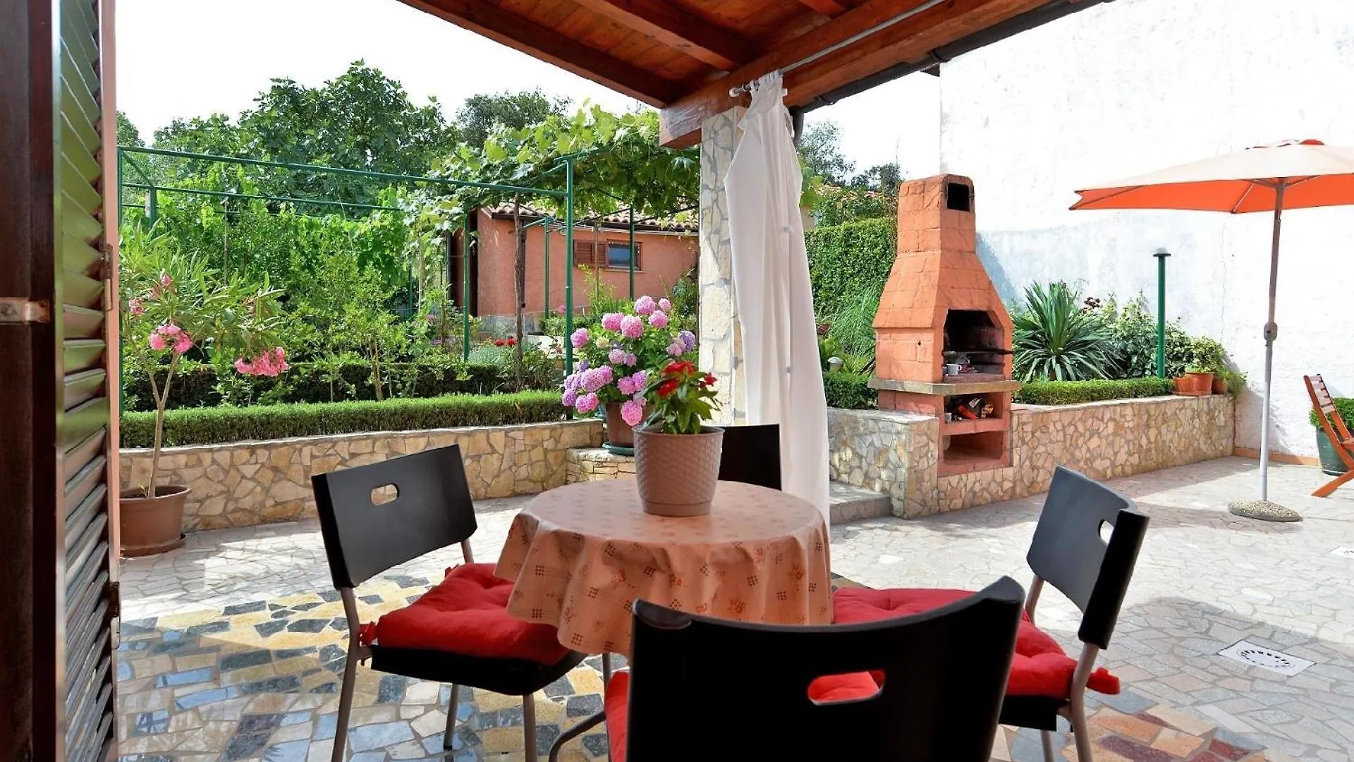 Apartment Ferienwohnung Fuer 3 Personen Ca 35 Qm In Stinjan, Istrien Istrische Riviera Croatia